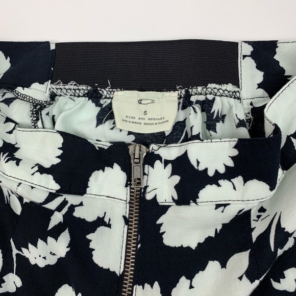 Pins And Needles Floral Mini Skirt Black White S - Picture 3 of 7